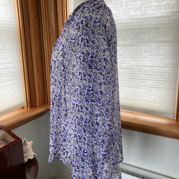 Beautiful breezy and flowy blouse size small - Picture 4 of 11